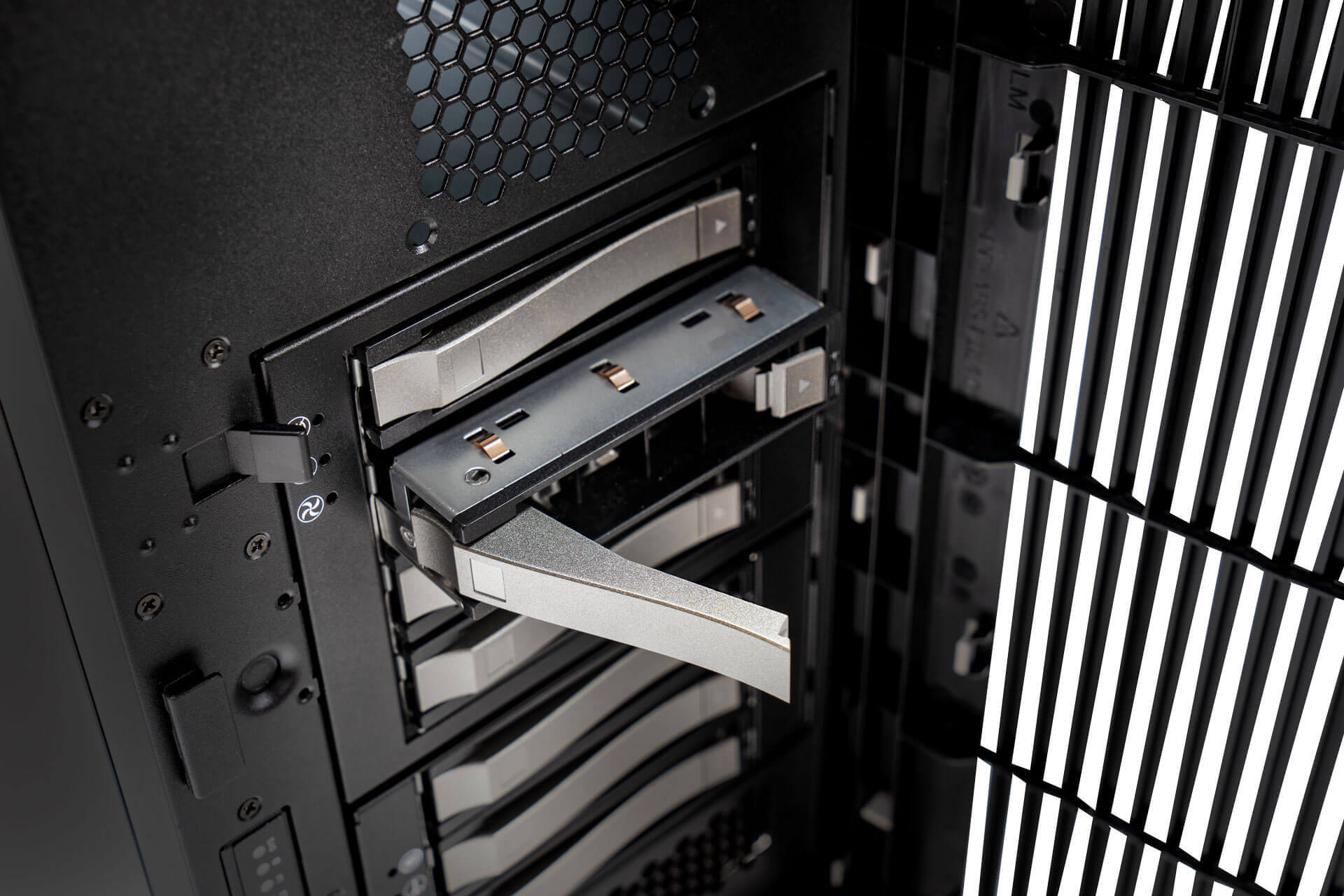   IW-PLM (old) - server system assembly